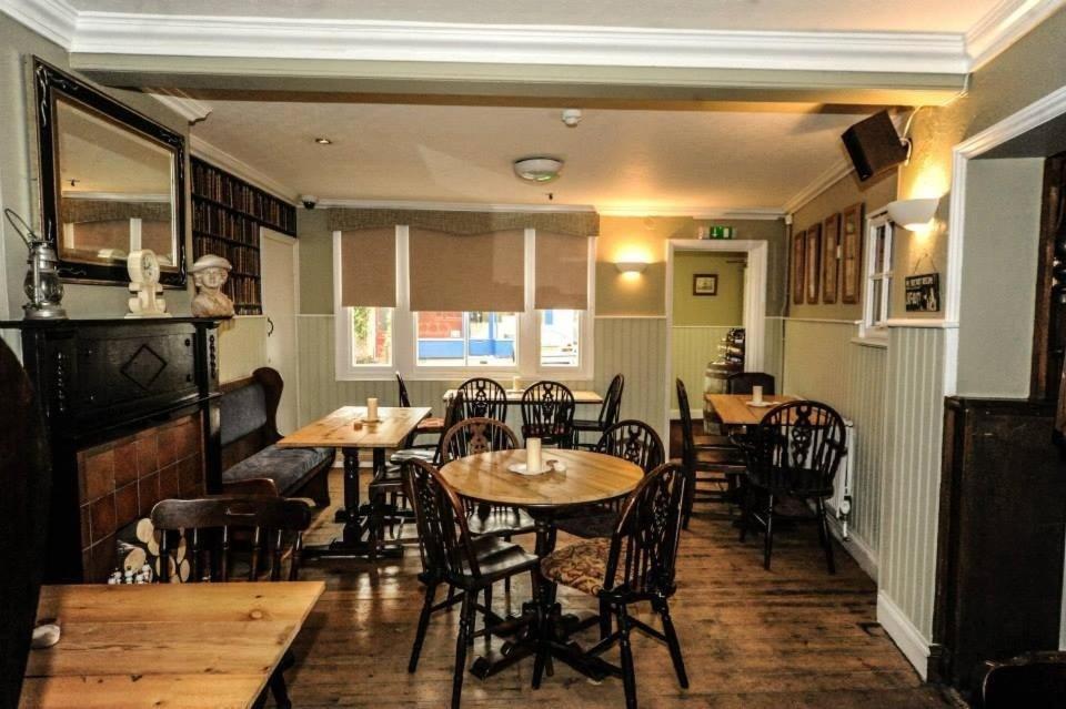 The Carpenter'S Arms Hotel เคมบริดจ์ ภายนอก รูปภาพ